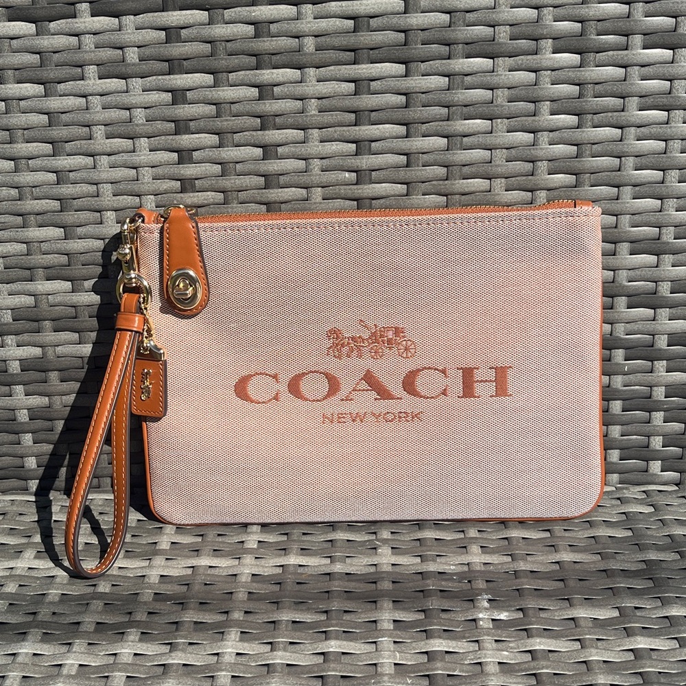 COACH Turnlock Pouch 26 With Horse And Carriage NWOT
